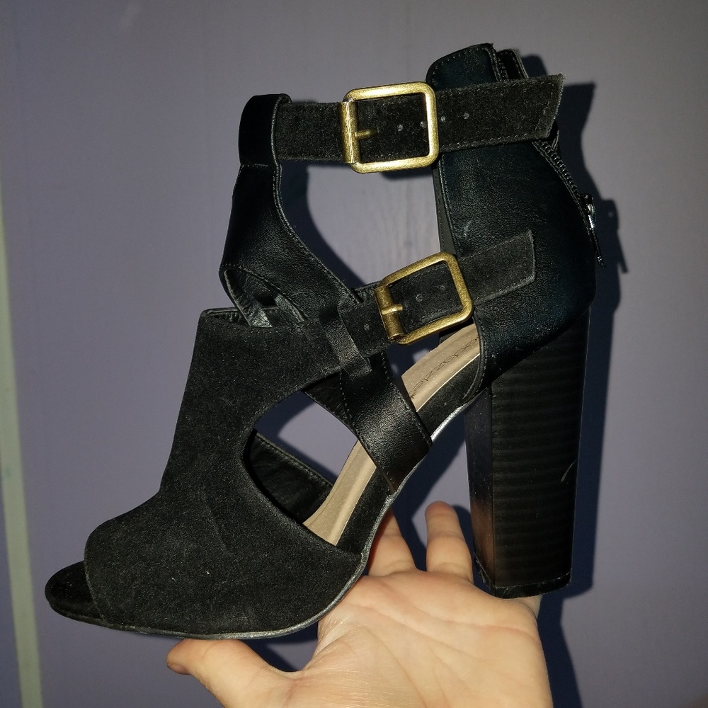 Black cross buckle chunky heel